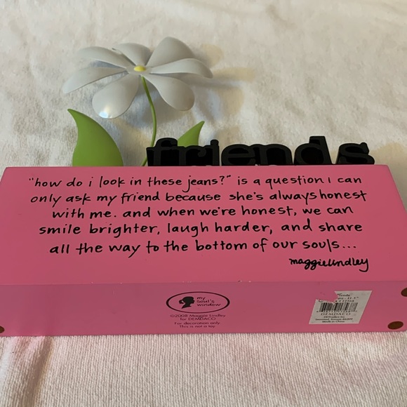 Maggie Lindley - my soul’s window “friends” sign with white daisy - Picture 5 of 9